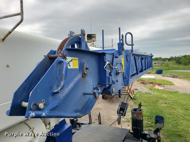 image for item DC6083 2011 Tadano GR300XL  crane