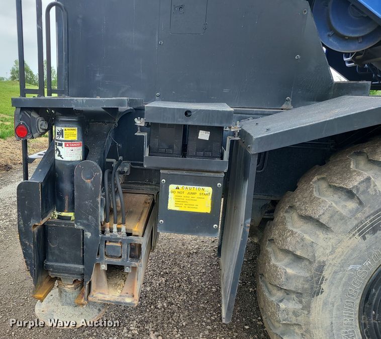 image for item DC6083 2011 Tadano GR300XL  crane