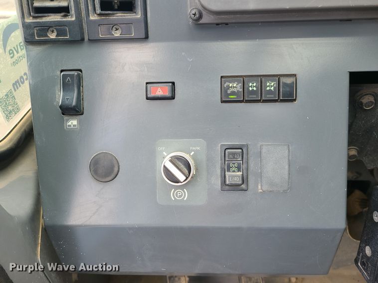 image for item DC6083 2011 Tadano GR300XL  crane