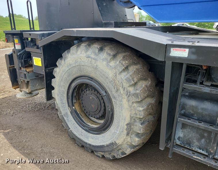 image for item DC6083 2011 Tadano GR300XL  crane