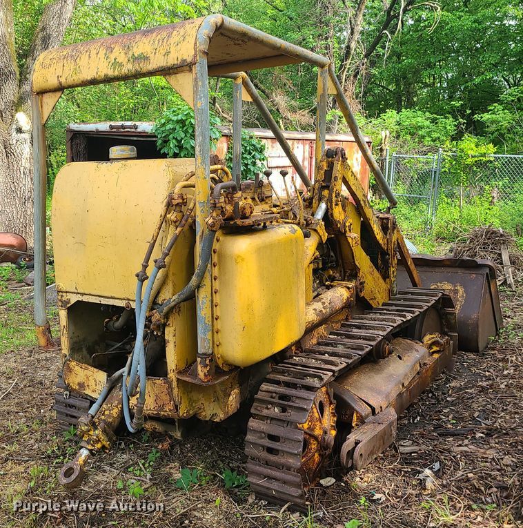 image for item DC6084 Caterpillar 933  track loader