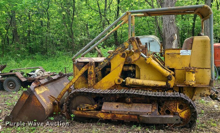 image for item DC6084 Caterpillar 933  track loader