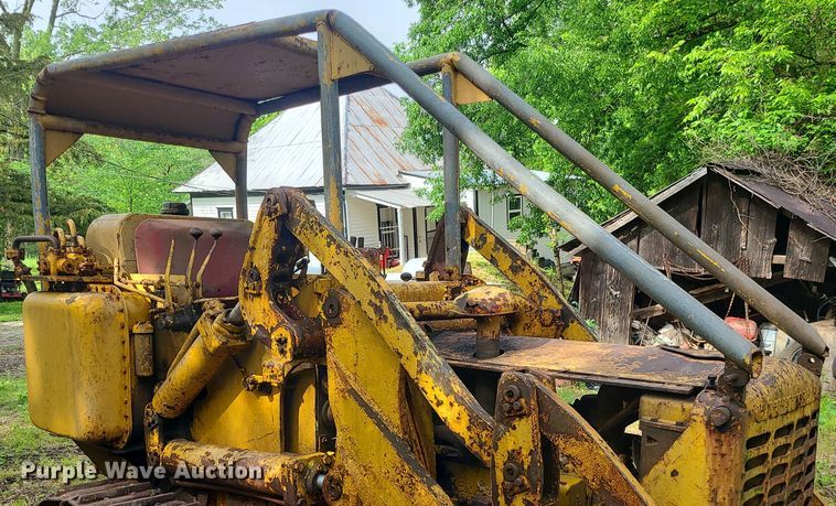 image for item DC6084 Caterpillar 933  track loader