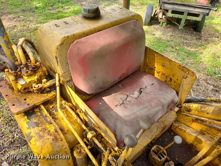 image for item DC6084 Caterpillar 933  track loader