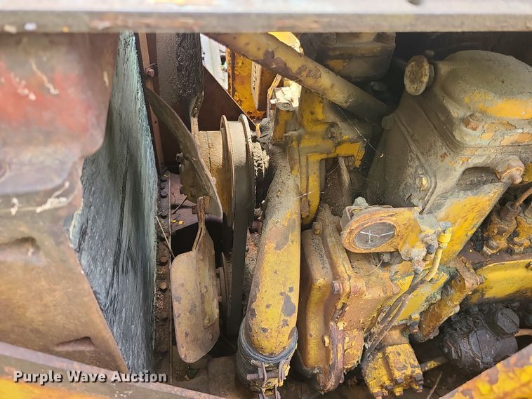 image for item DC6084 Caterpillar 933  track loader