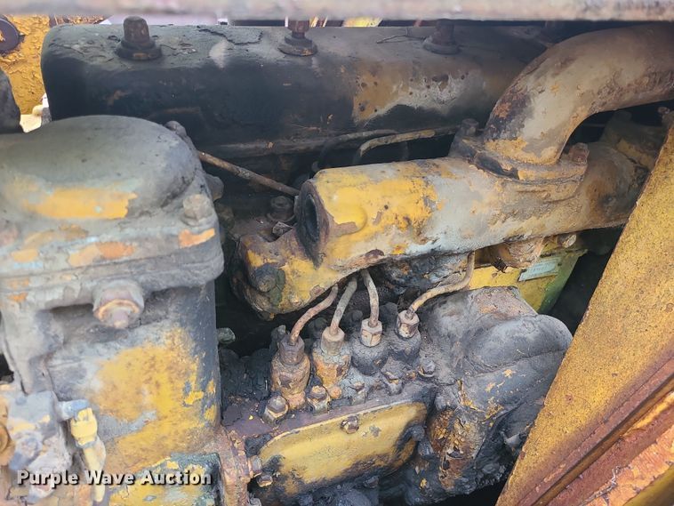 image for item DC6084 Caterpillar 933  track loader