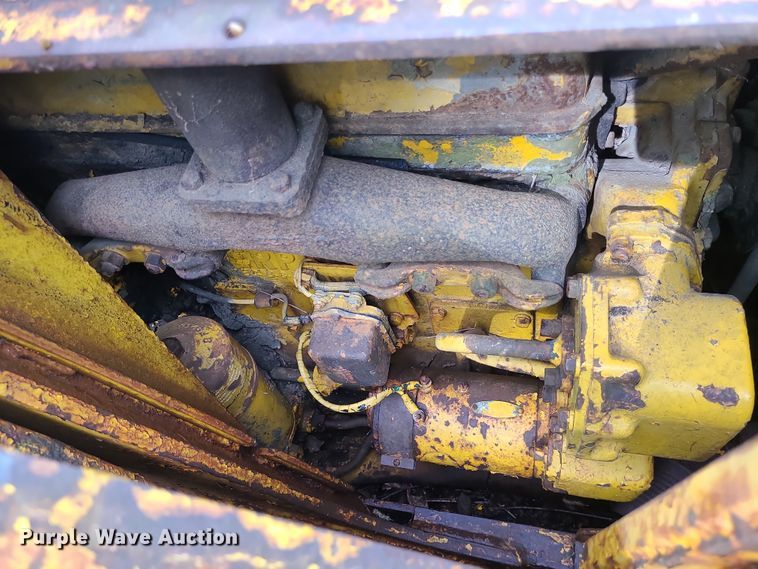 image for item DC6084 Caterpillar 933  track loader