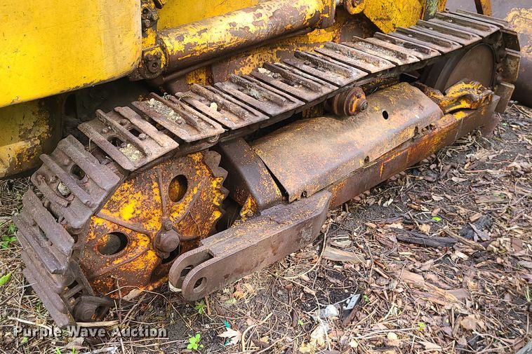 image for item DC6084 Caterpillar 933  track loader