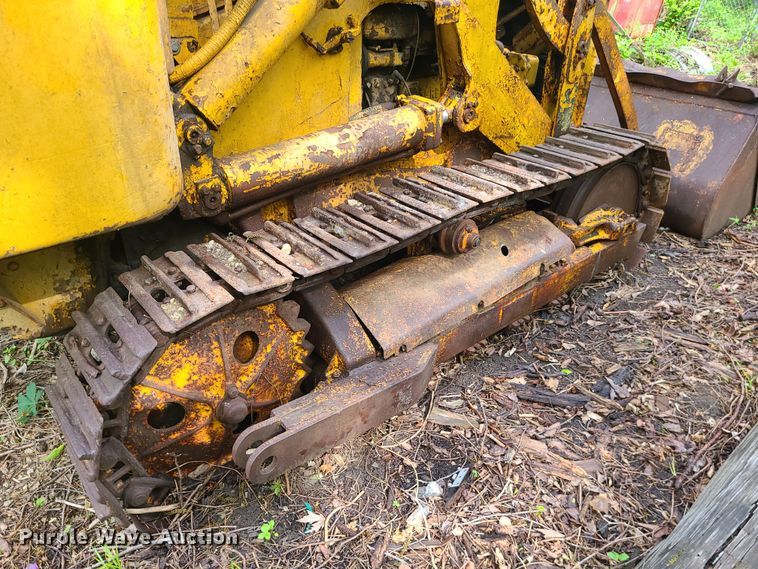image for item DC6084 Caterpillar 933  track loader