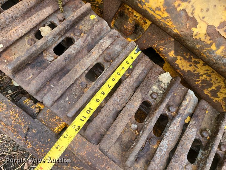 image for item DC6084 Caterpillar 933  track loader