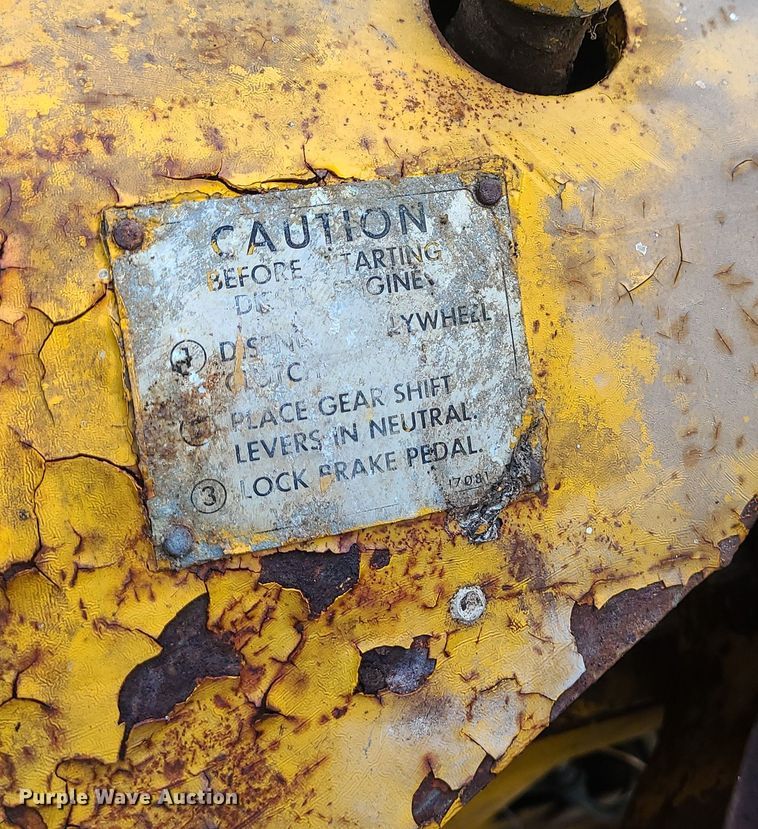 image for item DC6084 Caterpillar 933  track loader