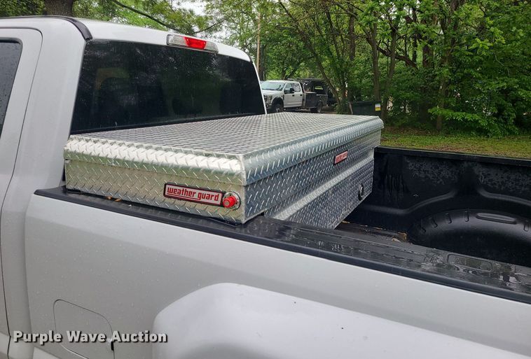 image for item DC6086 2019  Ford F350 Super Duty XLT  Crew Cab pickup truck