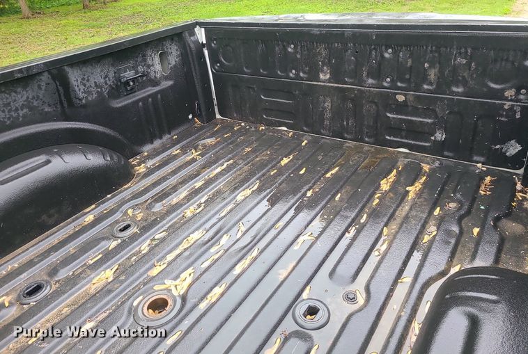 image for item DC6086 2019  Ford F350 Super Duty XLT  Crew Cab pickup truck