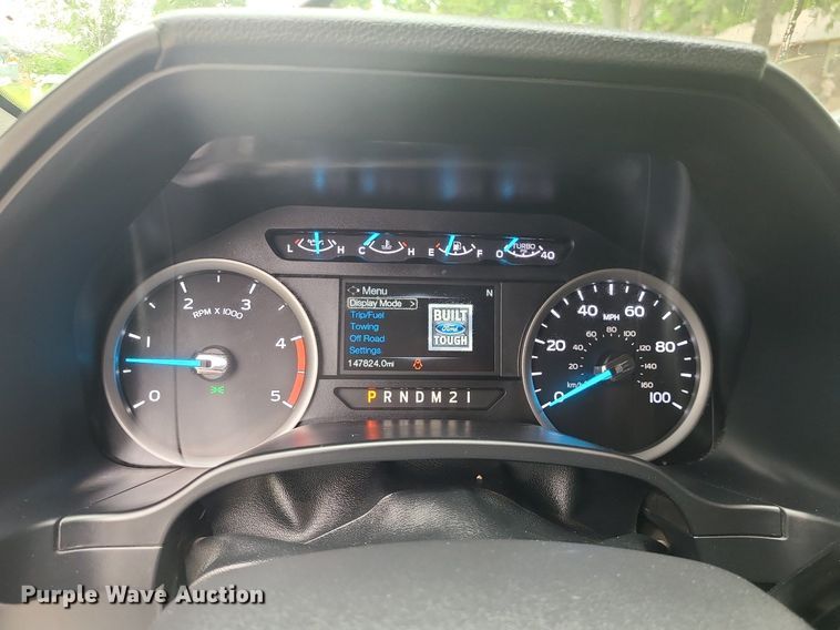 image for item DC6086 2019  Ford F350 Super Duty XLT  Crew Cab pickup truck