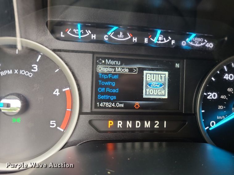 image for item DC6086 2019  Ford F350 Super Duty XLT  Crew Cab pickup truck