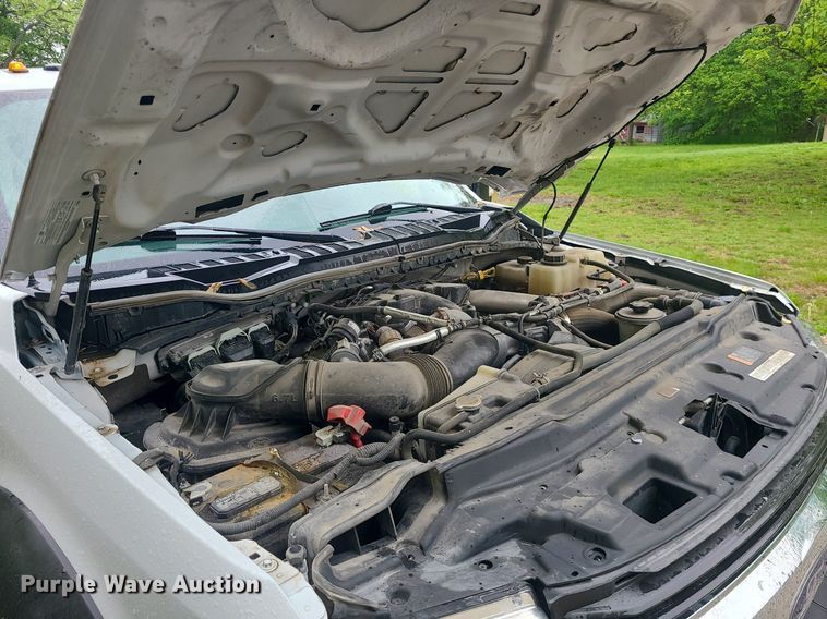 image for item DC6086 2019  Ford F350 Super Duty XLT  Crew Cab pickup truck