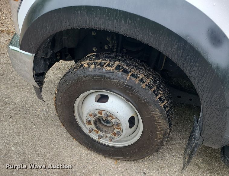 image for item DC6086 2019  Ford F350 Super Duty XLT  Crew Cab pickup truck