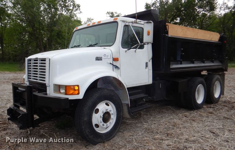 image for item DK1901 1997 International 4900  dump truck