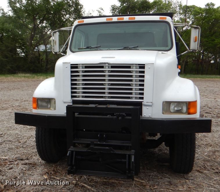 image for item DK1901 1997 International 4900  dump truck