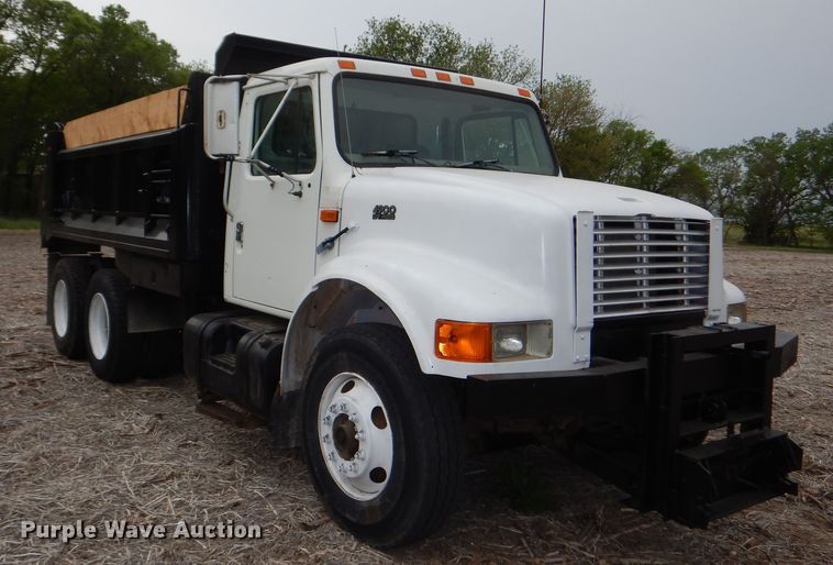 image for item DK1901 1997 International 4900  dump truck