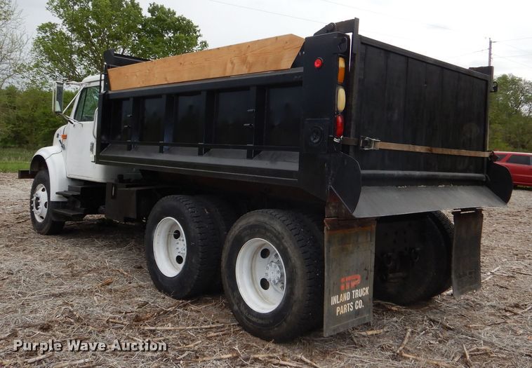 image for item DK1901 1997 International 4900  dump truck