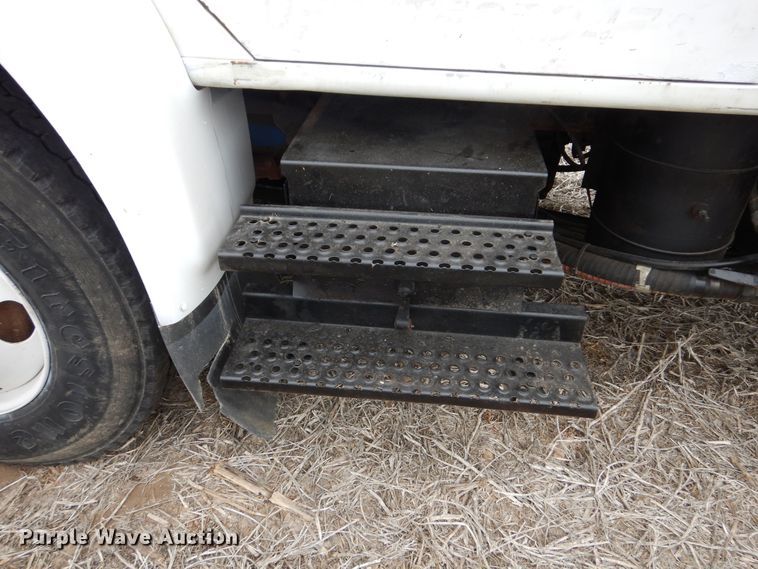 image for item DK1901 1997 International 4900  dump truck