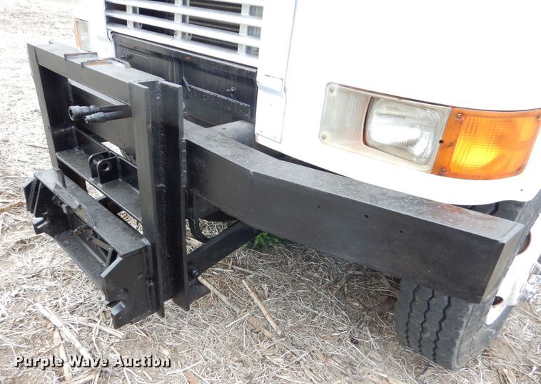 image for item DK1901 1997 International 4900  dump truck