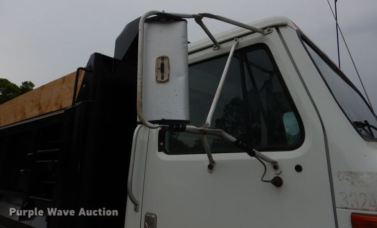 image for item DK1901 1997 International 4900  dump truck