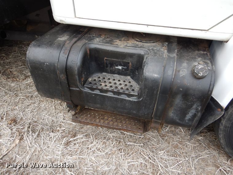 image for item DK1901 1997 International 4900  dump truck