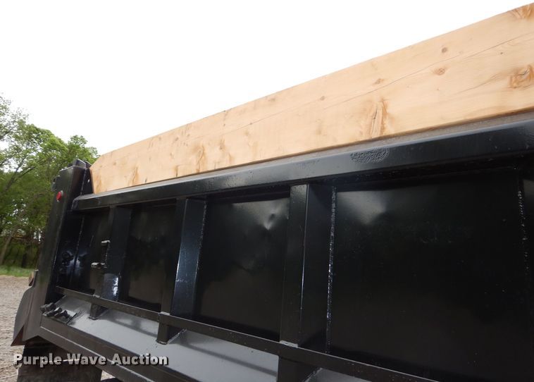 image for item DK1901 1997 International 4900  dump truck