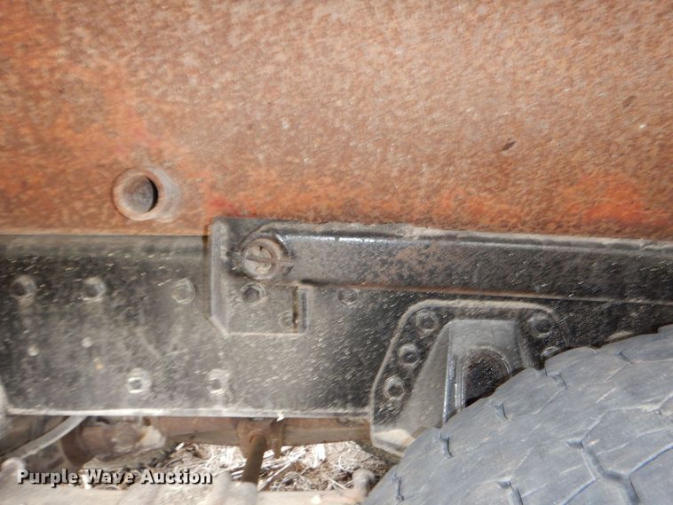 image for item DK1901 1997 International 4900  dump truck