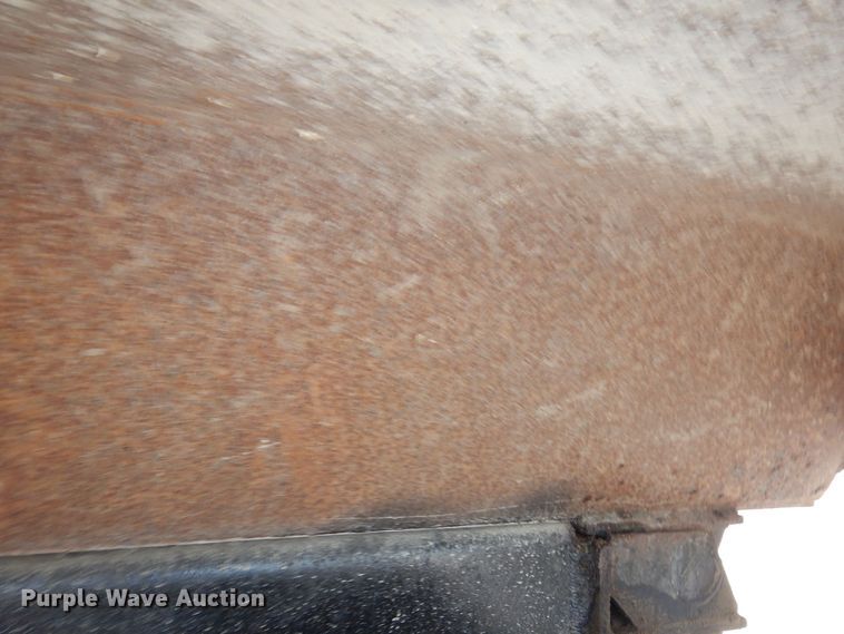 image for item DK1901 1997 International 4900  dump truck