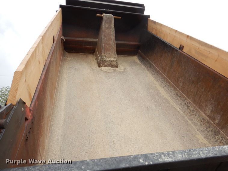 image for item DK1901 1997 International 4900  dump truck