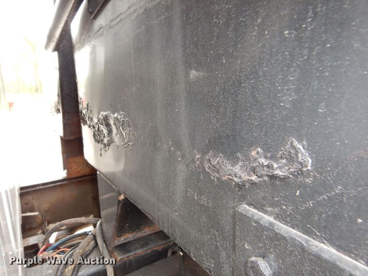 image for item DK1901 1997 International 4900  dump truck