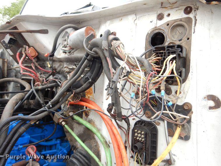 image for item DK1901 1997 International 4900  dump truck