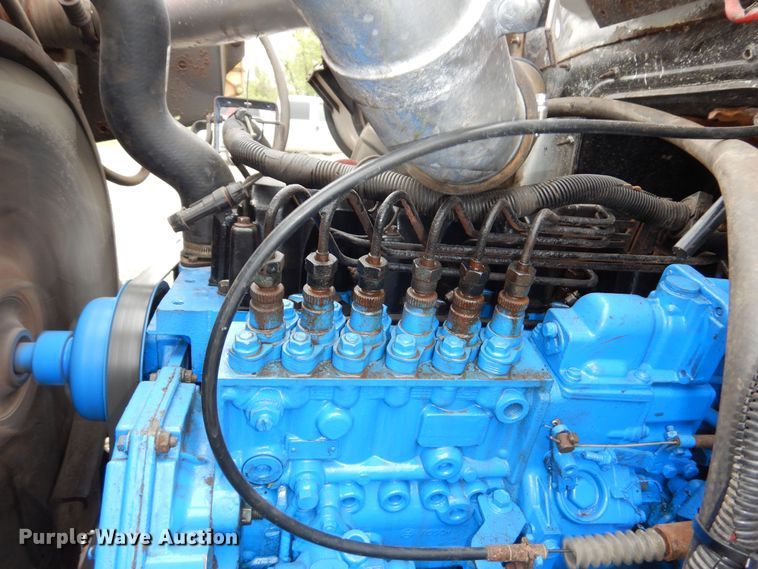 image for item DK1901 1997 International 4900  dump truck