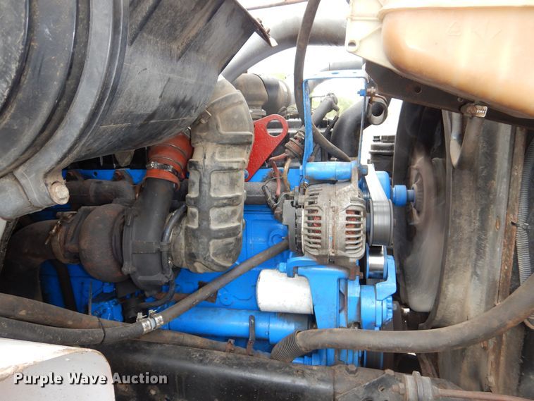 image for item DK1901 1997 International 4900  dump truck