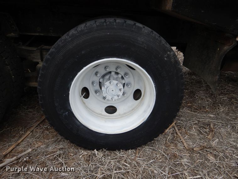 image for item DK1901 1997 International 4900  dump truck