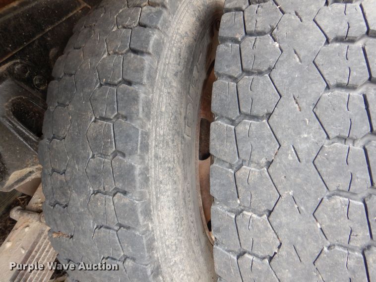 image for item DK1901 1997 International 4900  dump truck