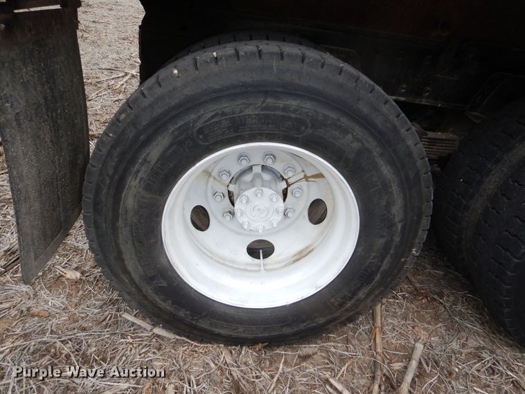 image for item DK1901 1997 International 4900  dump truck