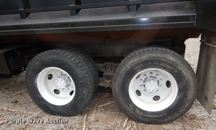 image for item DK1901 1997 International 4900  dump truck