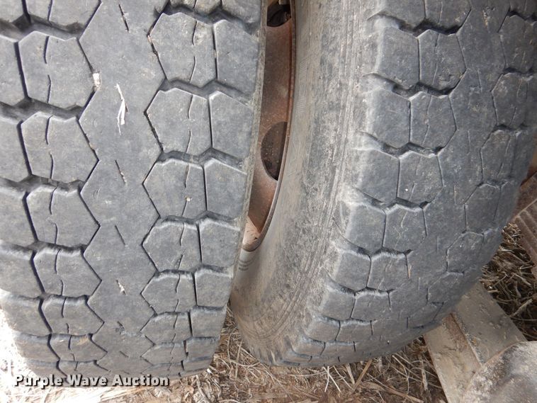 image for item DK1901 1997 International 4900  dump truck