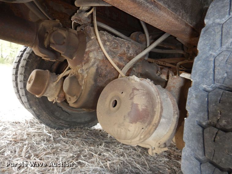 image for item DK1901 1997 International 4900  dump truck