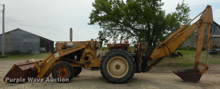 image for item DK1902 International 3514  backhoe
