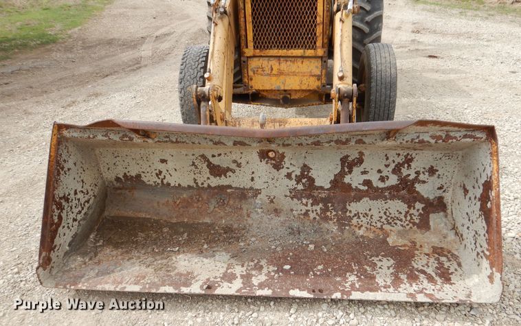 image for item DK1902 International 3514  backhoe