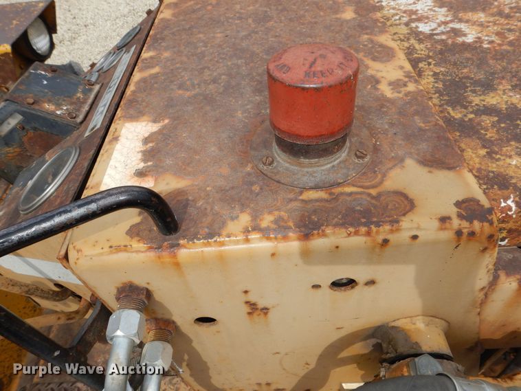 image for item DK1902 International 3514  backhoe