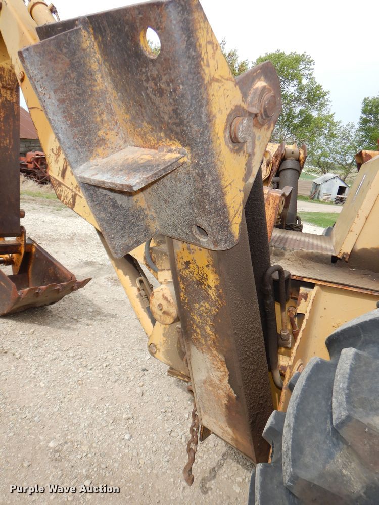 image for item DK1902 International 3514  backhoe