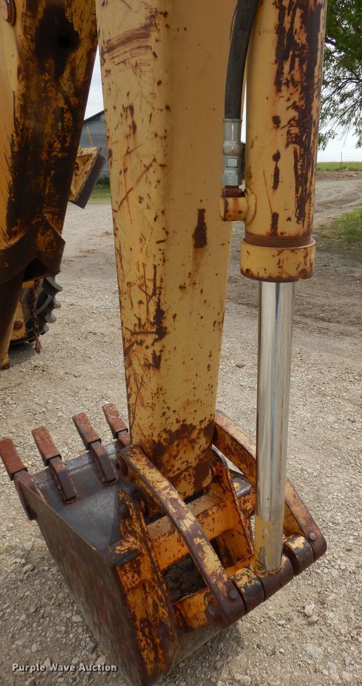 image for item DK1902 International 3514  backhoe