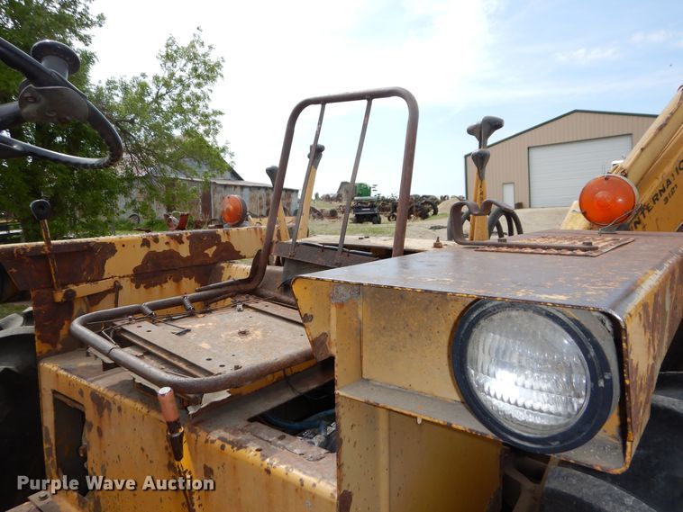 image for item DK1902 International 3514  backhoe