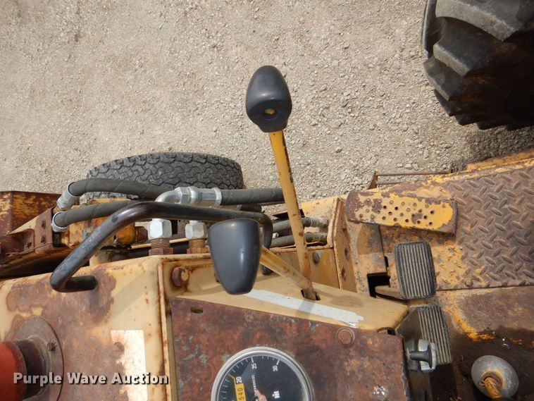 image for item DK1902 International 3514  backhoe